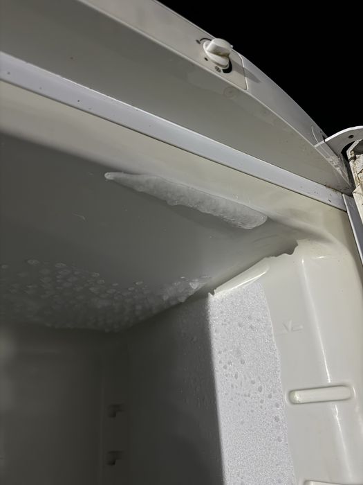 Холодильник indesit
