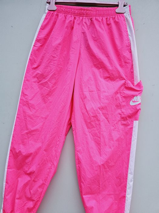 Nike оригинална дамска долница материя шушляк нова М размер