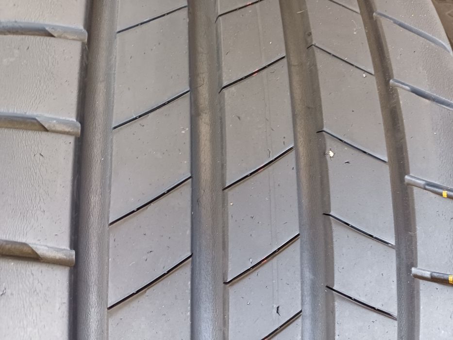 Гуми 225/45/18 Бриджстоун