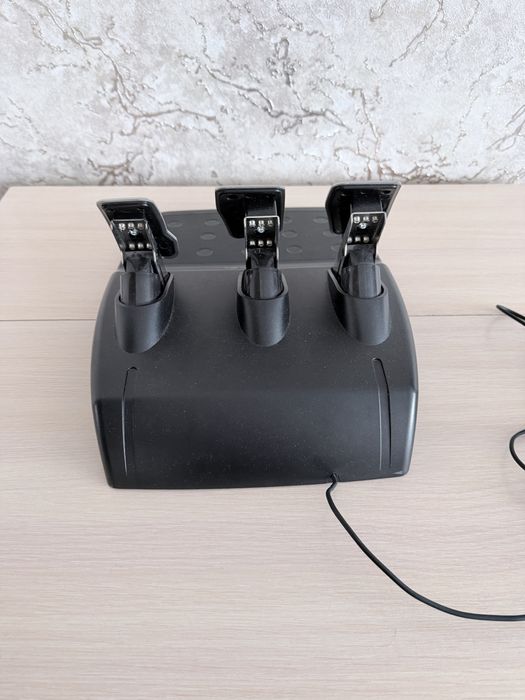 Игровой руль / контроллер