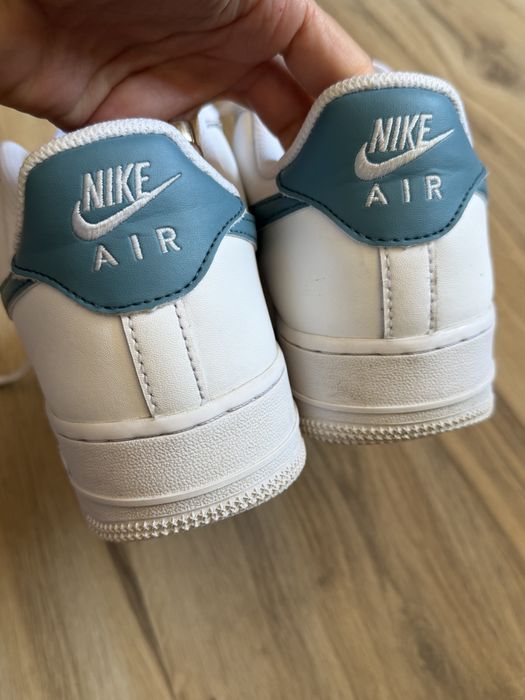 Оригинални бели кецове NIKE AIR FORCE 1 '07! 42,5 н