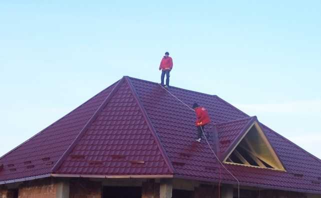 Firma reparatii acoperisuri, tigla metalica, hidroizolatii, jgheaburi