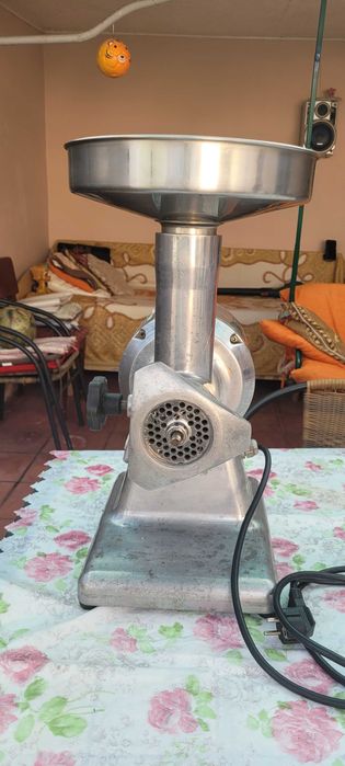 Masina electrica de tocat carne profesionala Fimar inox