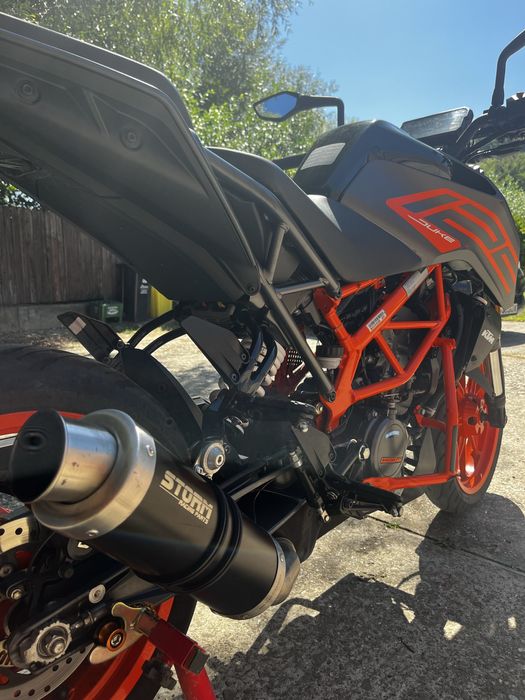 KTM DUKE 125 2023 cu accesorii