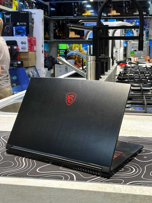 MSI Thin GF63 i5-10500H DDR4 8GB SSD Nvme 256GB GTX1650 15'6 FHD