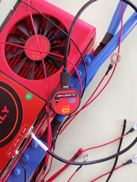 DALY BMS LifePo4 8s 24v 300a бмс контролер за литиевойонна батерия