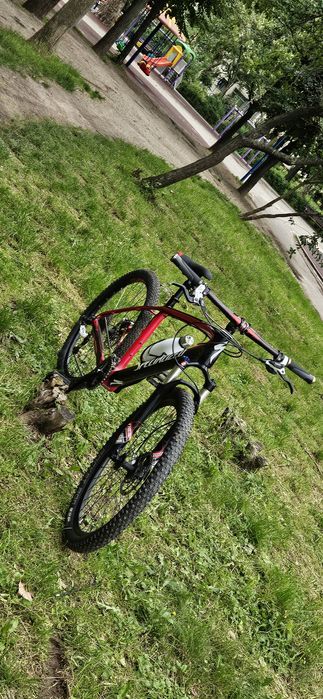 Bicicleta carbon specialized stup jumper