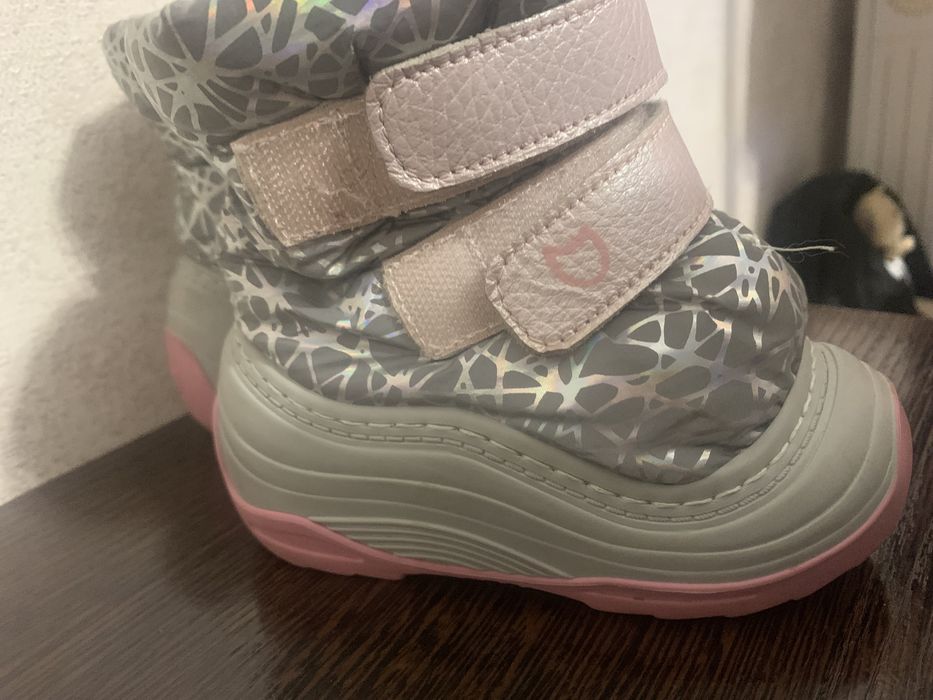 Сапожки для девочки , очень  теплые