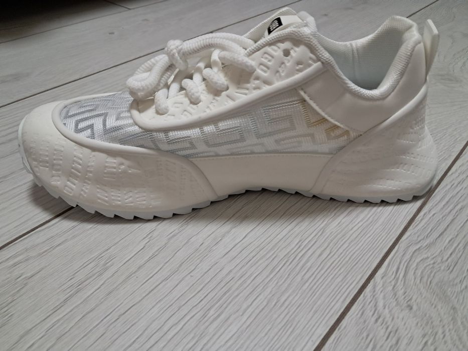 Кроссовки LYXECEK