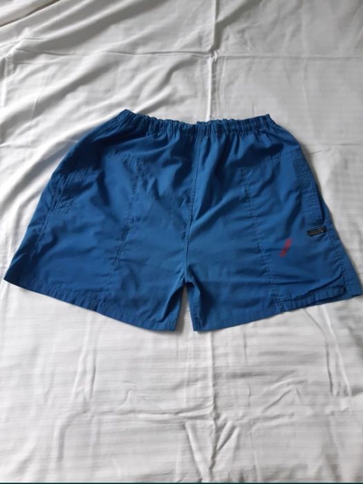Pantaloni scurti  .