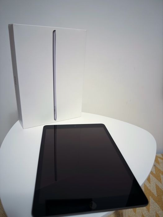 iPad Gen 9 (2021) - 64GB, Wi-Fi, 3 huse + tastatura+ pen