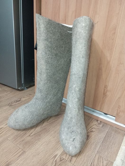 Продам валенки и ботинки