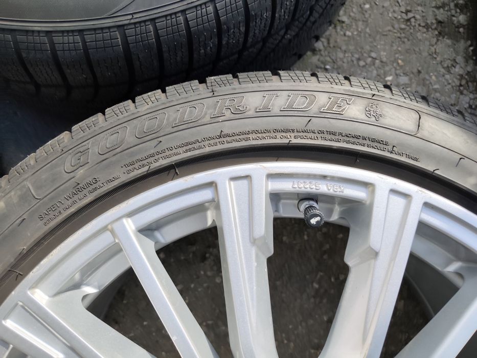 245/45/19" 4бр Goodride winter,dot2823,6mm