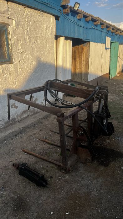 Продам трактор с куном + ковш, вилы, косилка.