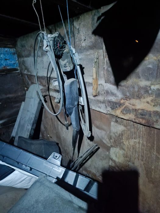 Запчасти Мерседес 210