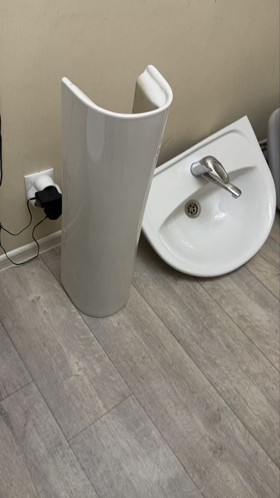 Продаю унитаз и раковину