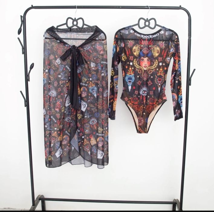 Продам новые спф купальники