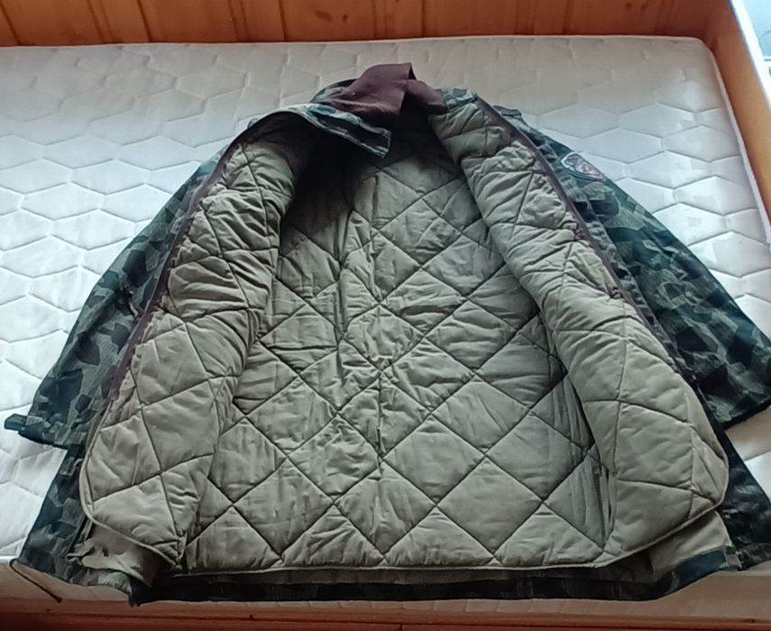 Камуфлажни шуби, ризи, панталони, шапки, тениски