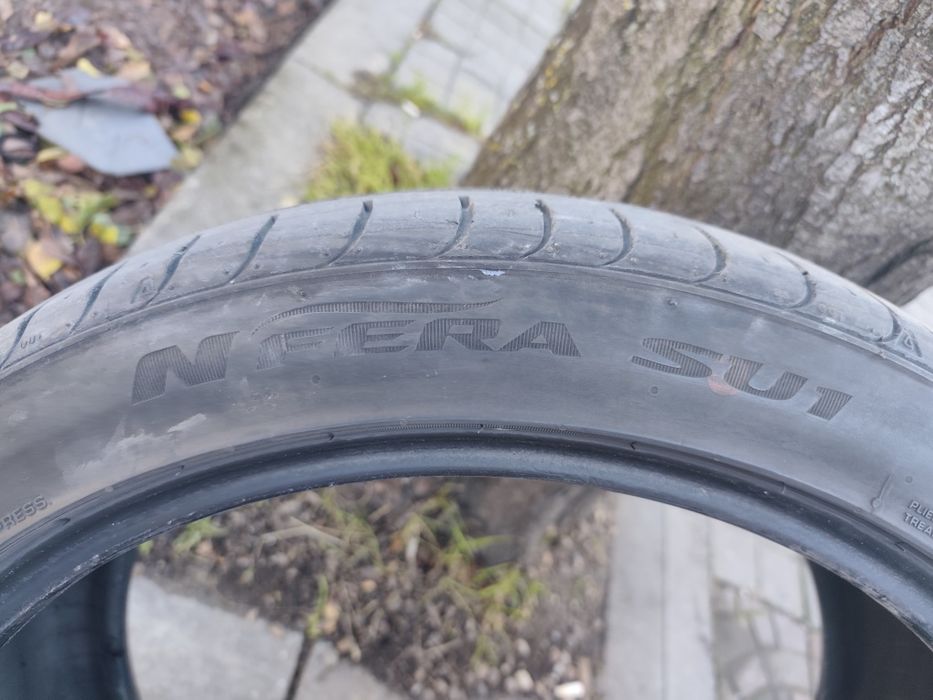 Гуми летни 2 броя 235 40 19 Nexen F