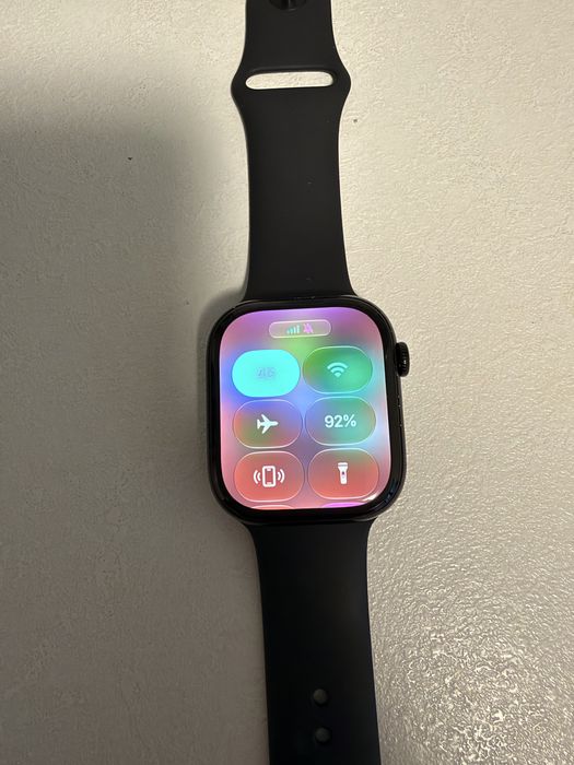 Apple Watch 10 GPS + Cellular, 94% baterie, Jet Black, 46mm