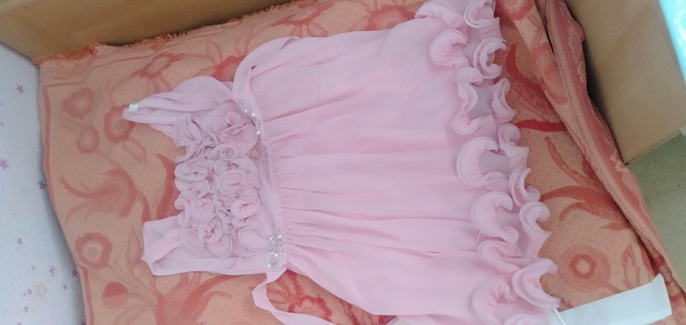 Отдам платья для девочки 4-7