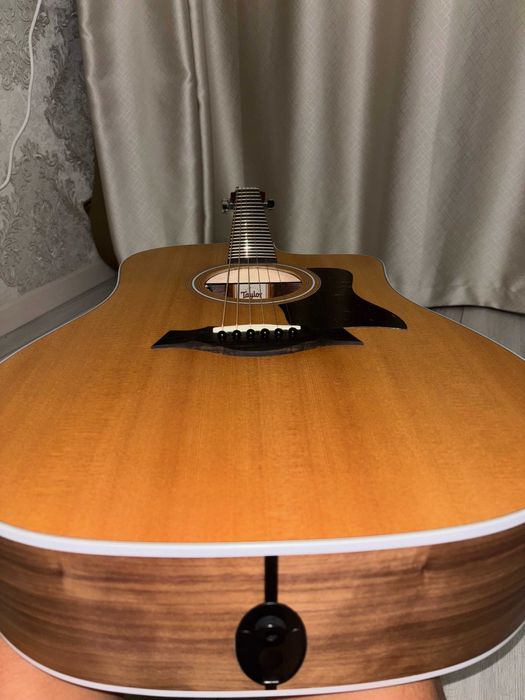 Электроакустическая гитара Taylor 210ce