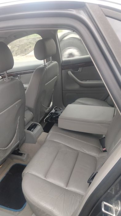 VAnd audi A4 an 2004 motor 2000 benzina