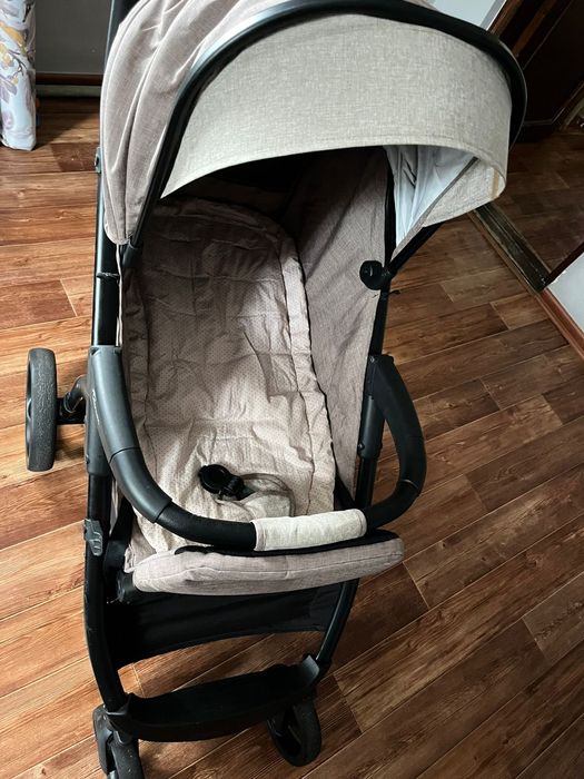 Продам коляску Teknum