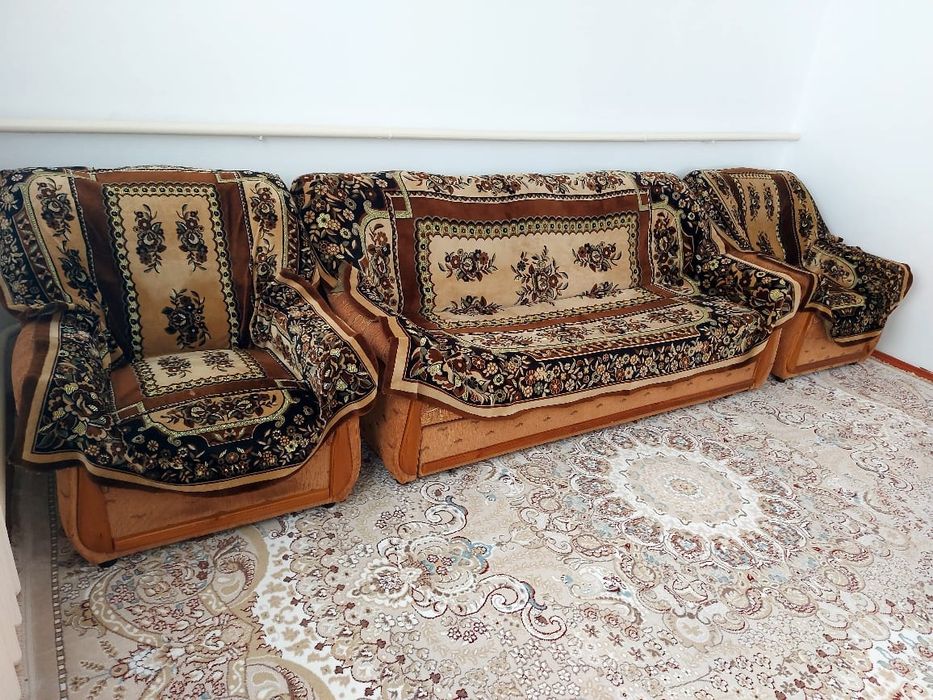 Диван сатылады залға