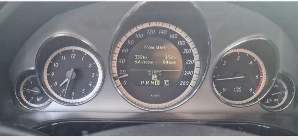 Продавам Мерцедес W212 2012год.Е250 204 к.с.