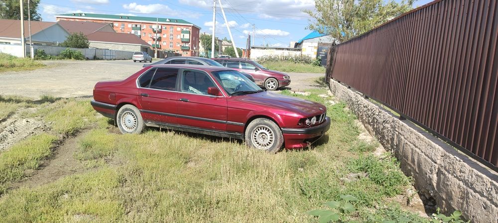 Продам БМВ срочно