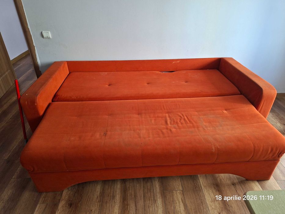 Vanzare frigider cu congelator vortex, pat matrimonial si canapea extensibila