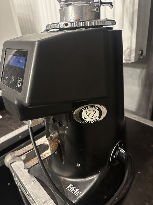 Râșniță espresso italiano, Espressor profesional REGINA