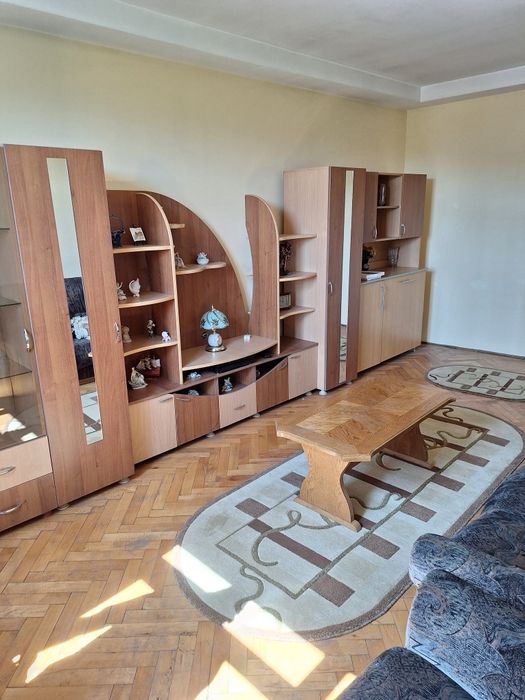 Închiriez garsoniera confort 1 36 mp în Dimitrov zona liniștită utilat