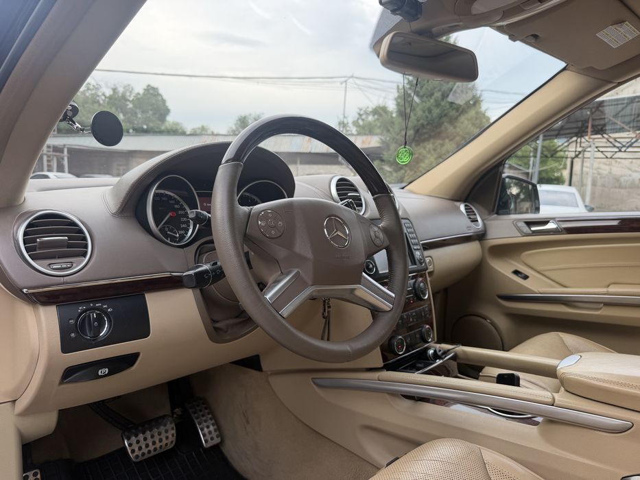 Mercedes benz GL500