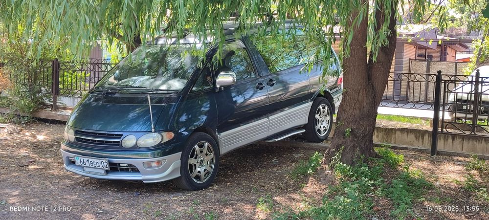 Тойота Эстима Люсида