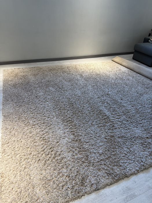 Продается ковер травка в отличном состоянии