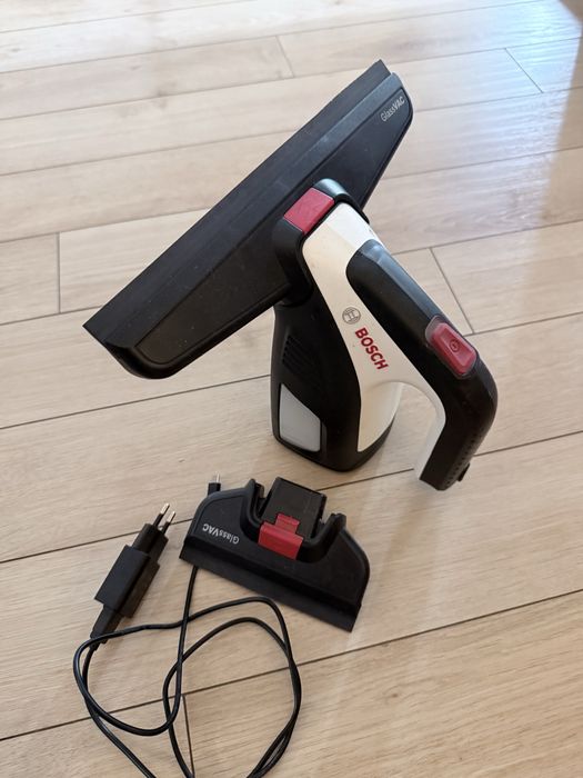 Aspirator Bosch pentru Geamuri GlassVAC