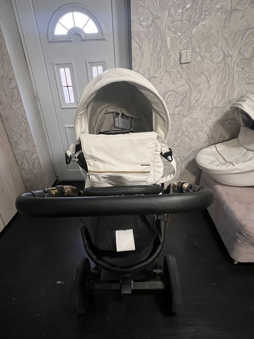 Бебешка количка Tutek