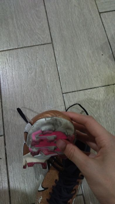 Бутсы Nike и Adidas
