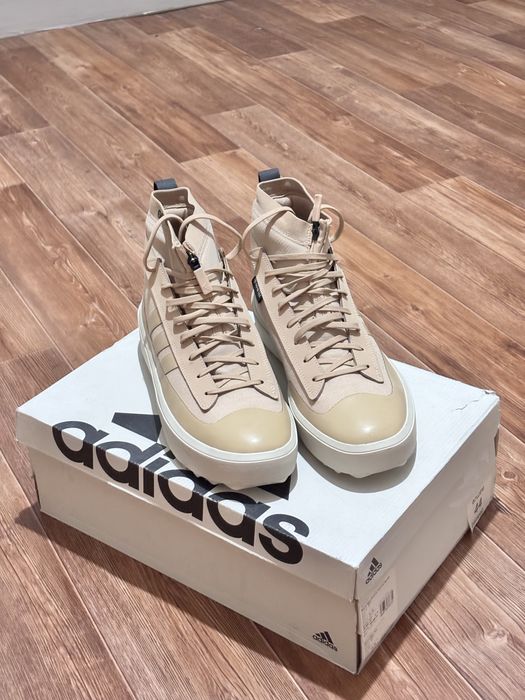 Новые кроссовки Adidas Znsored Hi GTX