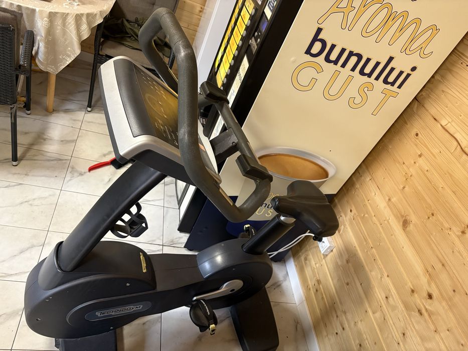 Bicicletă profesională Technogym Excite – stare foarte bună – 750 € negociabil