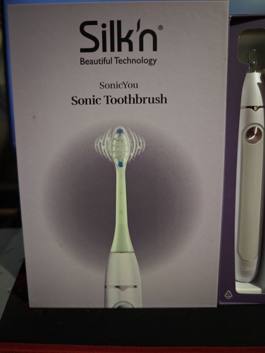 Silk'N - звукова четка за зъби с 300 дневен живот на батерията