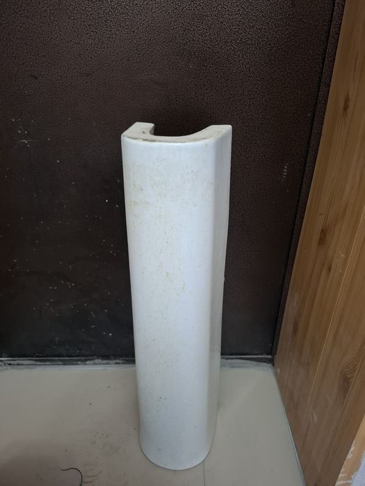 Раковина с пьедесталом