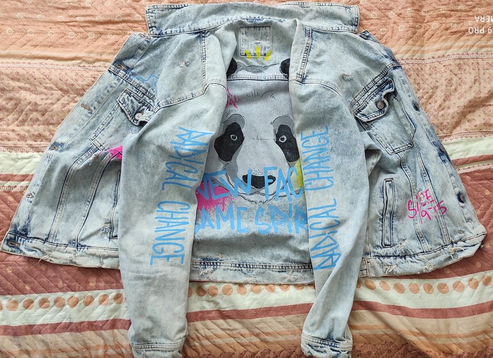 Продавам модерно дънкено яке/горнище Зара