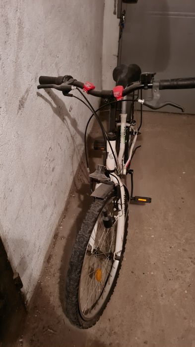 Vând bicicleta unisex