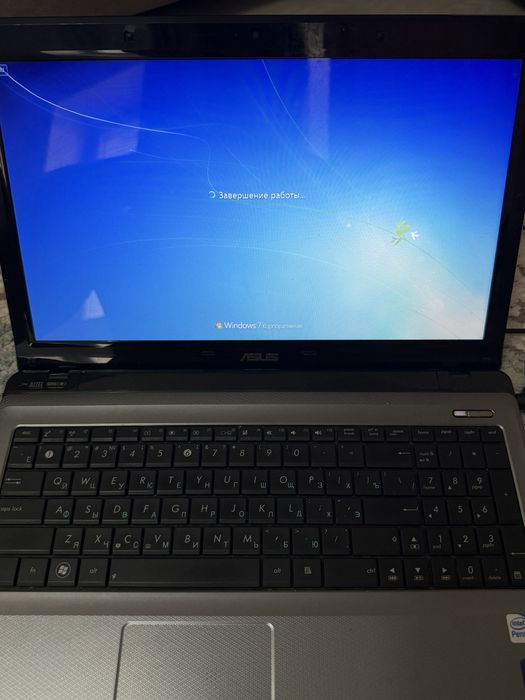 ноутбук ASUS в хорошем состоянии