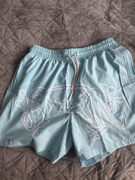 Чисто нови бански