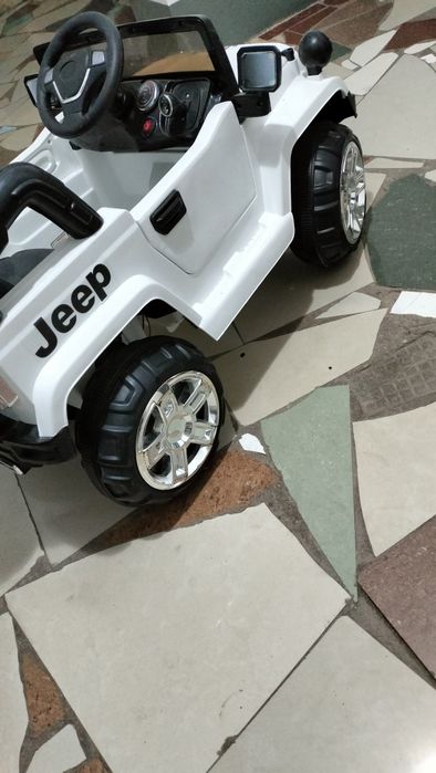 Электромобиль детский