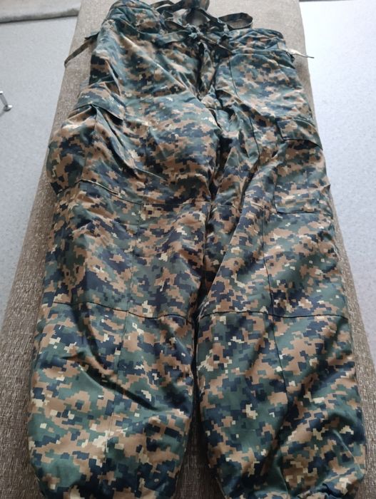 Продам комуфляж зимний
